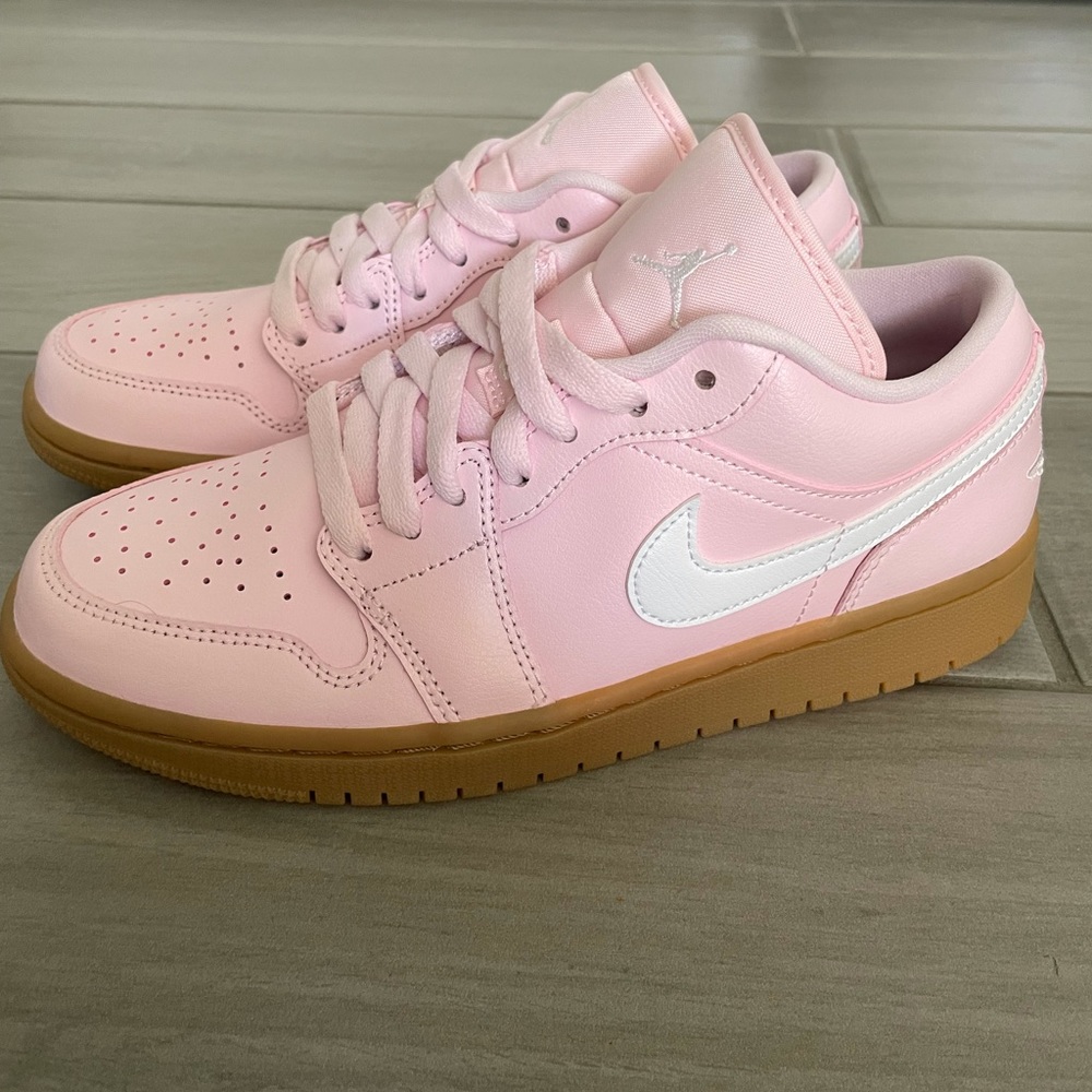 Arctic Pink Jordan 1 low🩰